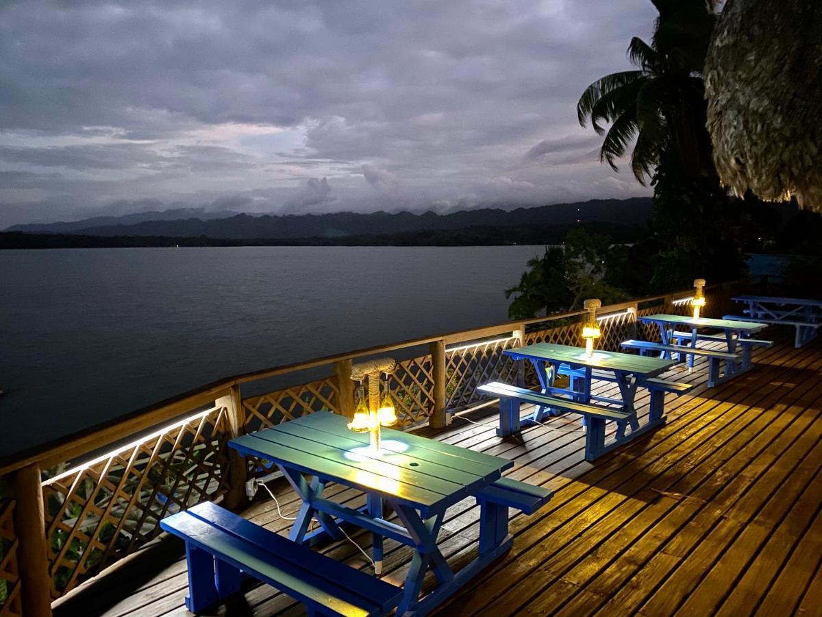 Villa Caribe Livingston Bagian luar foto