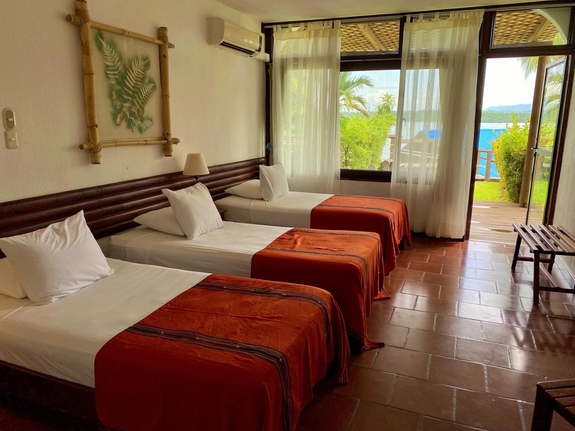 Villa Caribe Livingston Bagian luar foto
