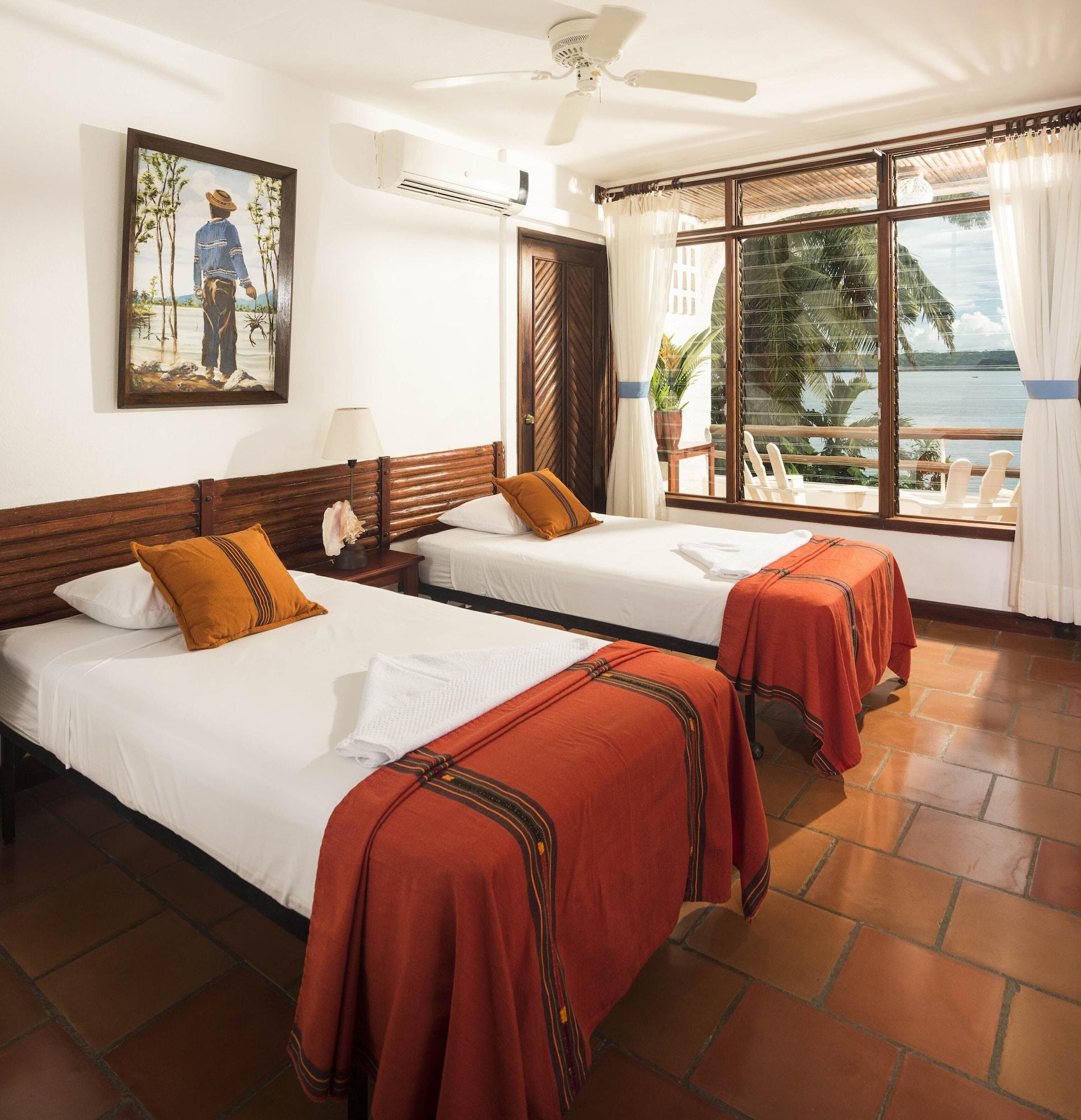 Villa Caribe Livingston Bagian luar foto