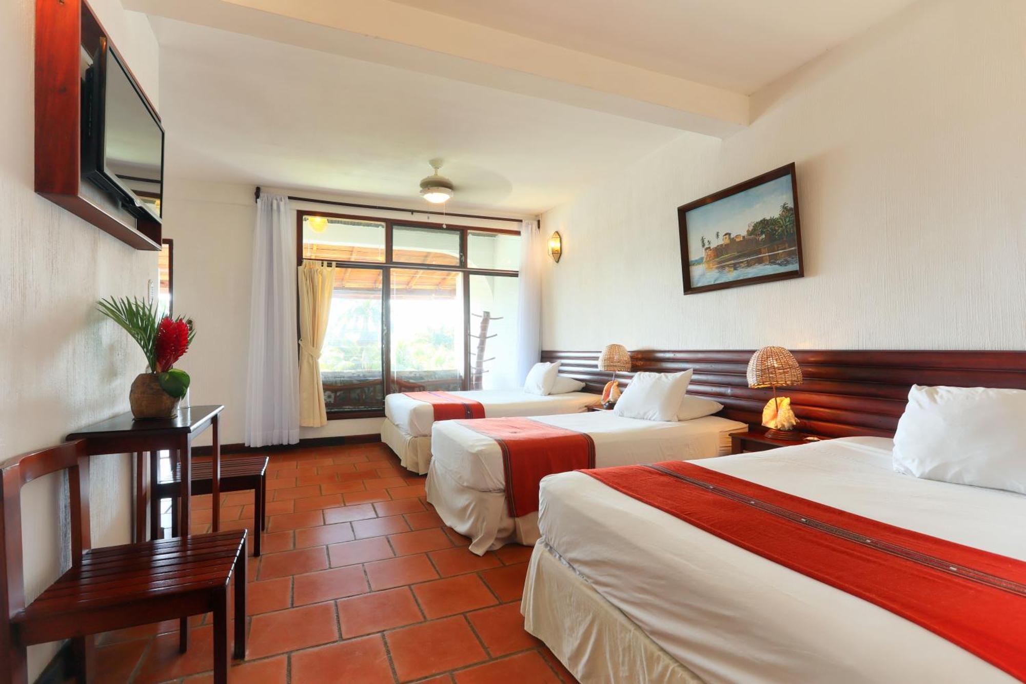 Villa Caribe Livingston Bagian luar foto