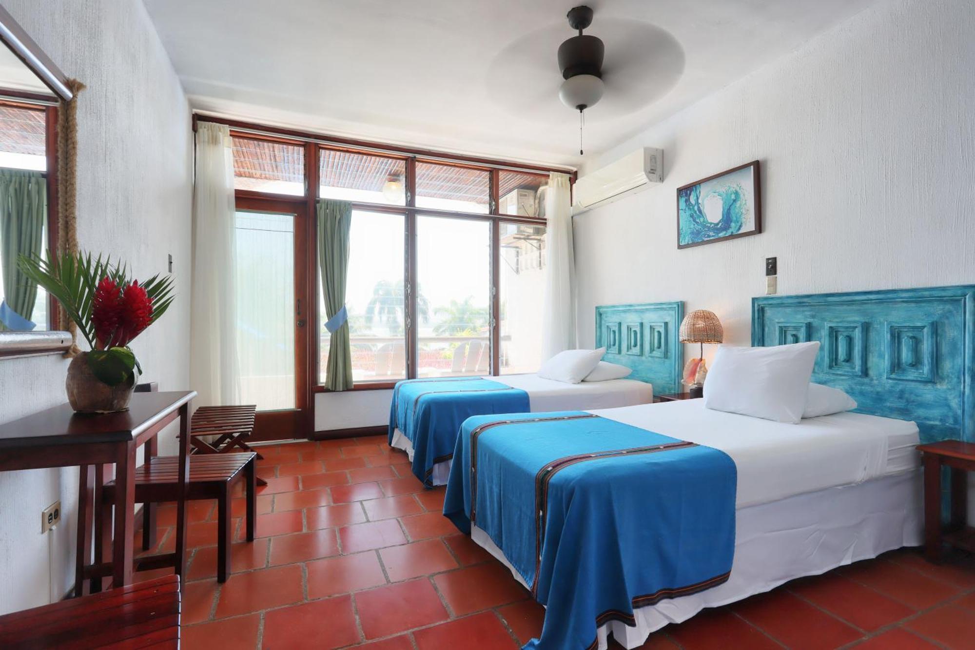Villa Caribe Livingston Bagian luar foto