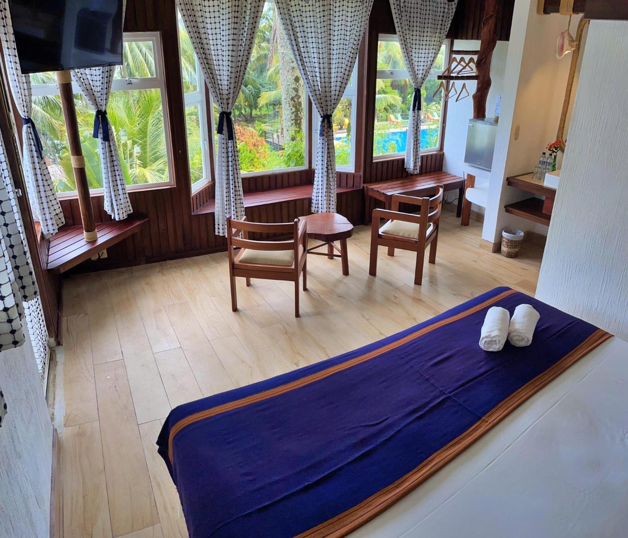 Villa Caribe Livingston Bagian luar foto